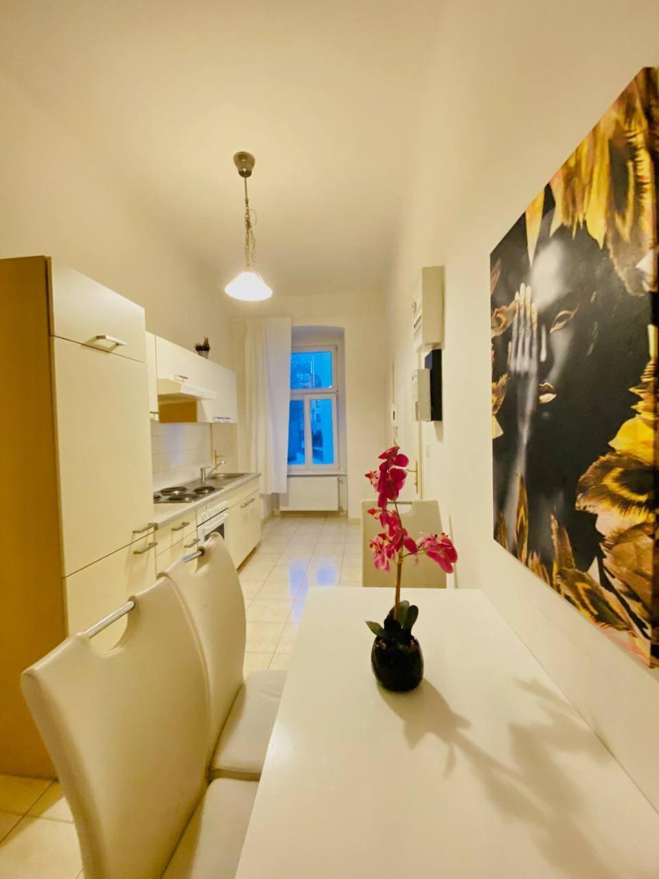 Family Apartment Th8 8 Wina Bagian luar foto